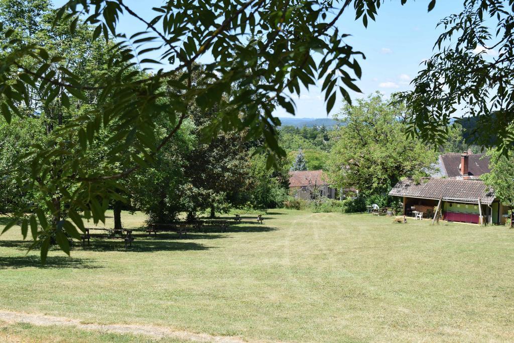 Bed and Breakfast Camping Chez Francis Loupiac  Экстерьер фото